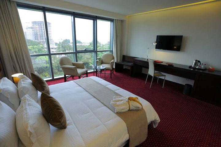 Room 33 of 52