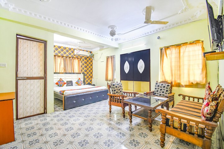 Room 10 of 29