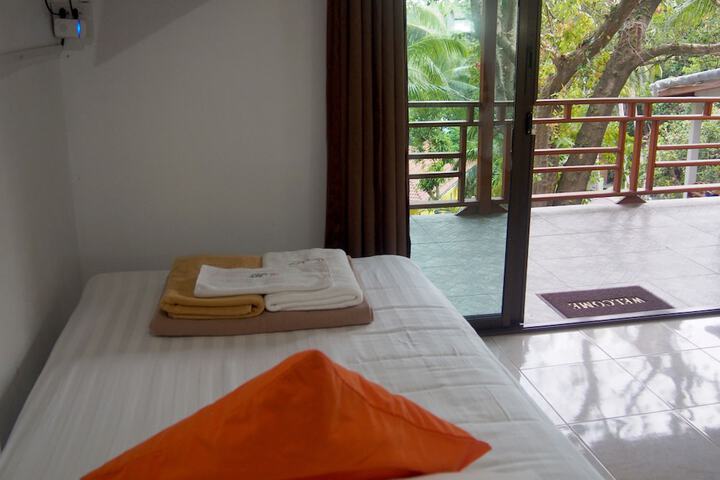 Room 10 of 26