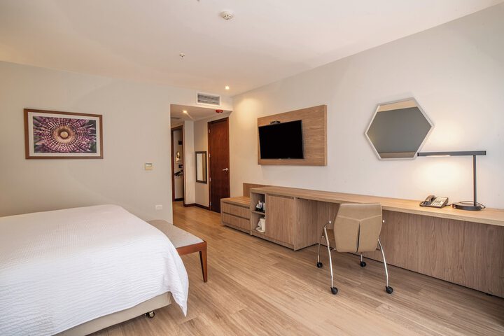 Room 11 of 43