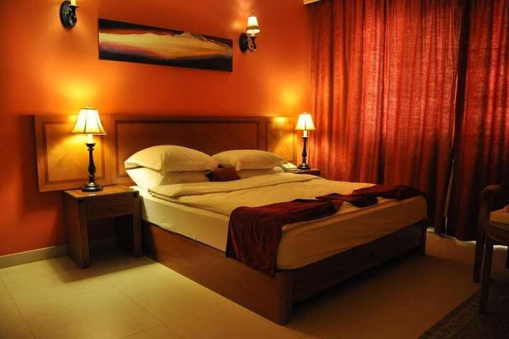 Room 6 of 38