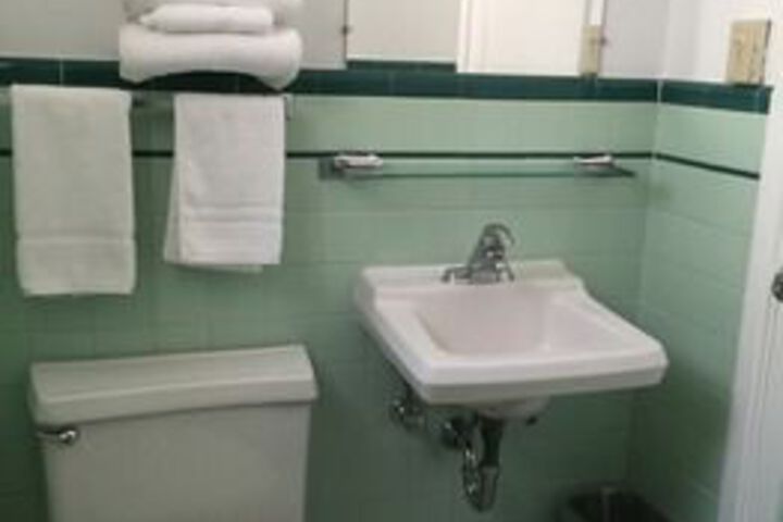 Room 4 of 15