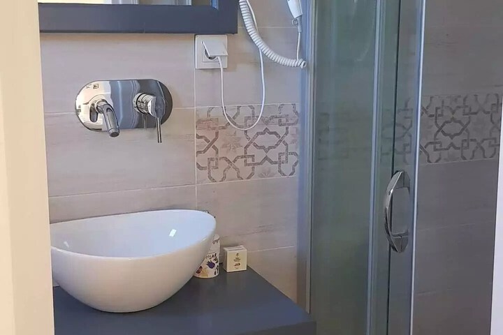 Room 17 of 43