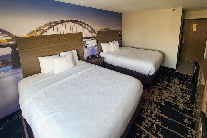 2 Queen Beds (9 of 13)