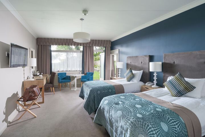 Room 22 of 100