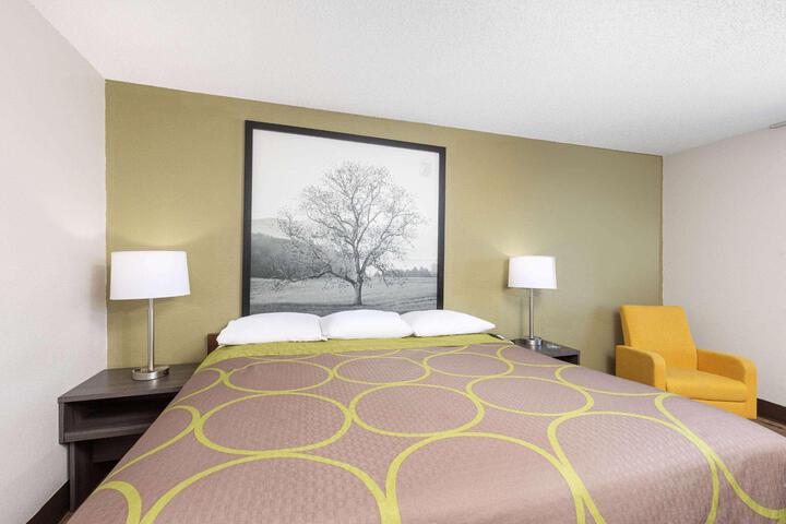 2 Queen Beds (9 of 15)