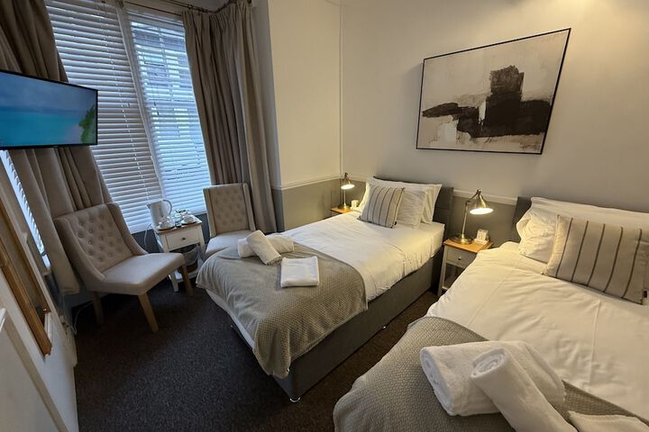 Room 9 of 72