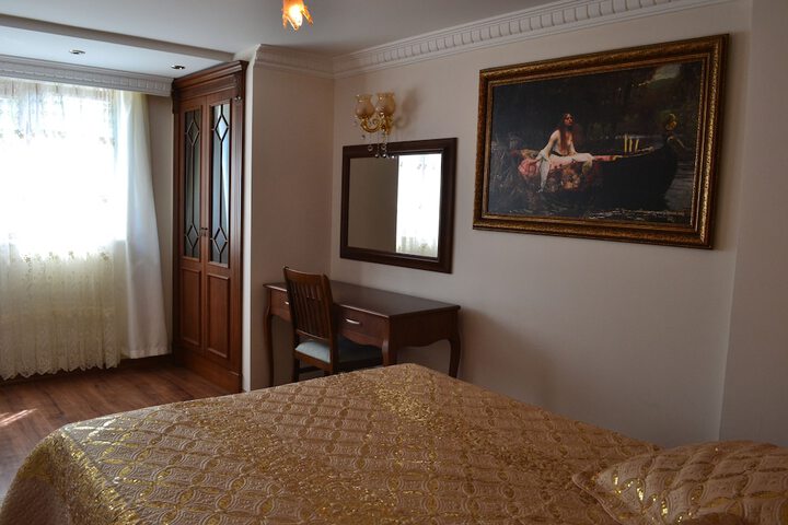 Room 13 of 63