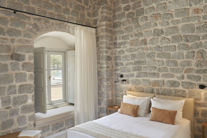 Room 14 of 70