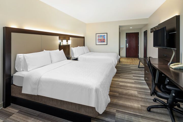 2 Queen Beds (2 of 20)