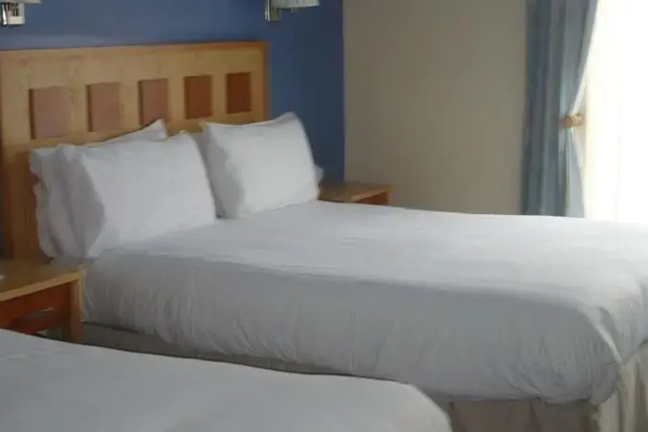 Room 2 of 9
