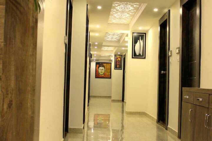 Hotel Interior 7 of 28