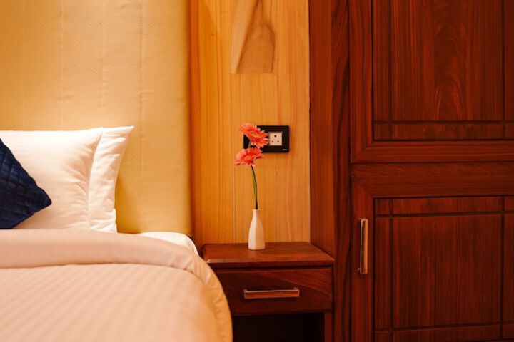 Room 15 of 33