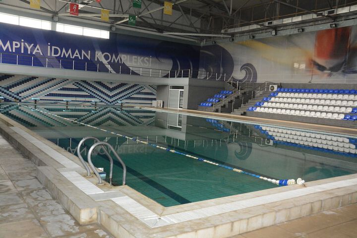 Pool 10 of 17