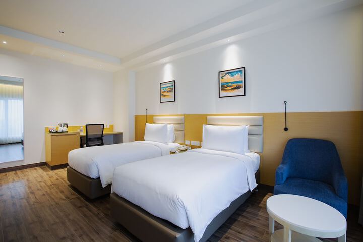 Room 9 of 21