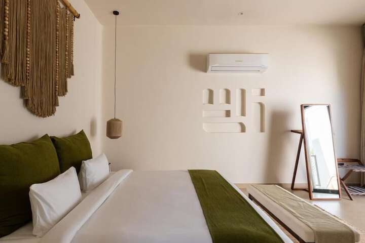 Room 9 of 110