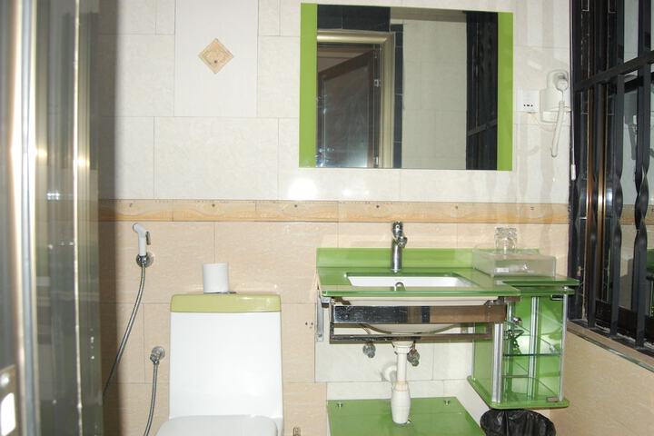 Room 10 of 27