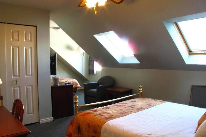 Room 11 of 48