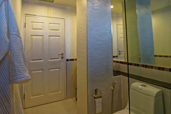 Room 15 of 23