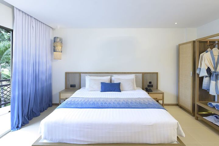 Room 15 of 74