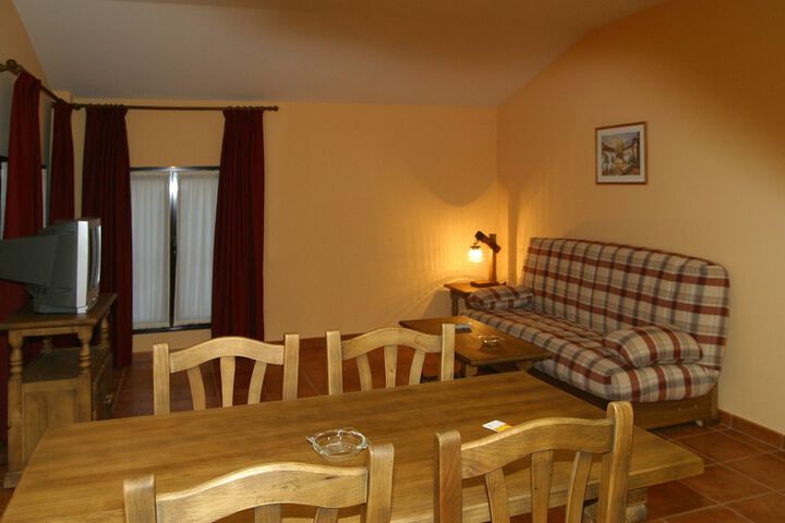 Room 9 of 27