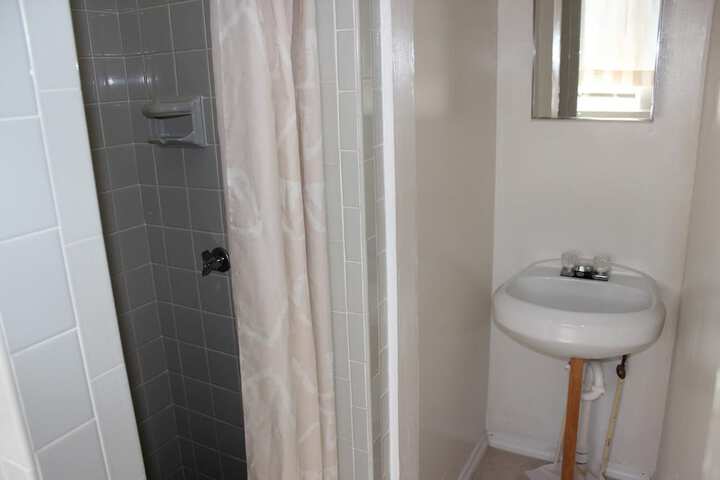 Room 32 of 39