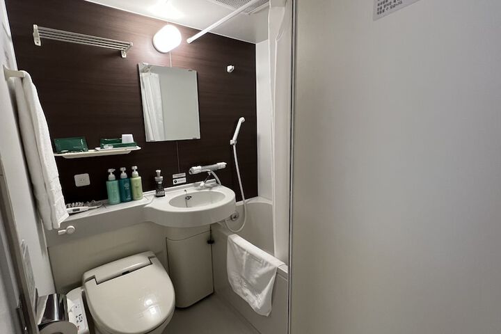 Room 13 of 31