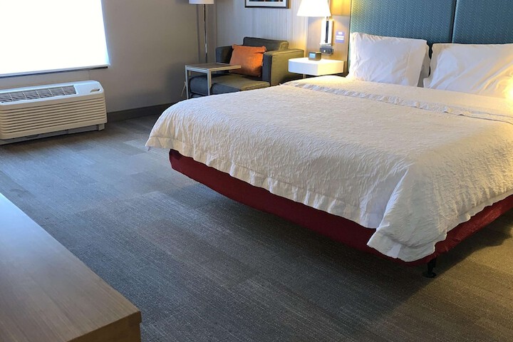 Room 28 of 65