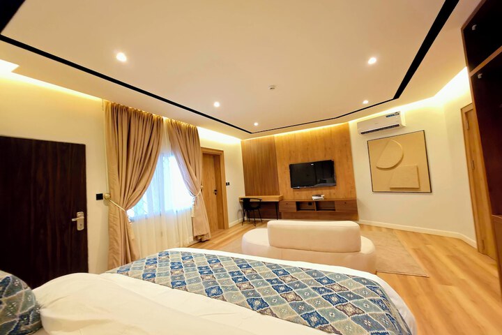 Room 42 of 72