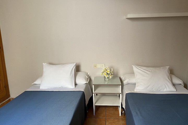 Room 21 of 103