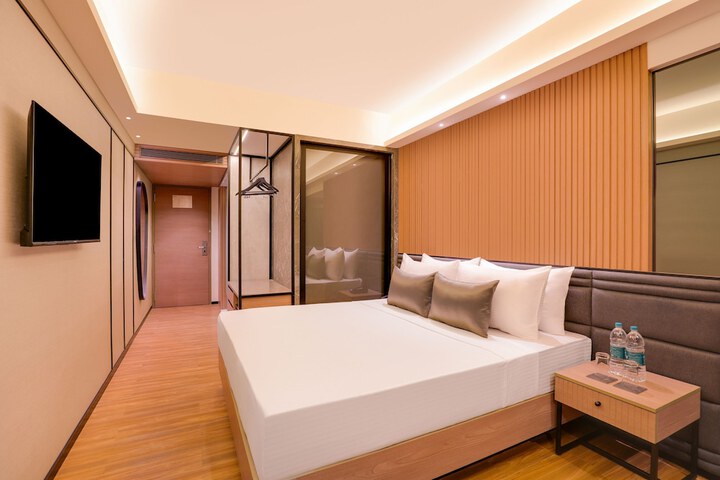 Room 12 of 72