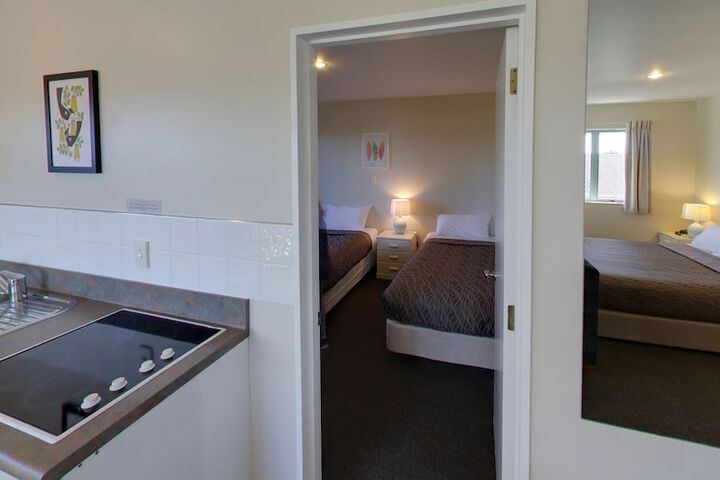 Room 9 of 28