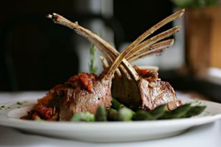 Lounge 9 of 30