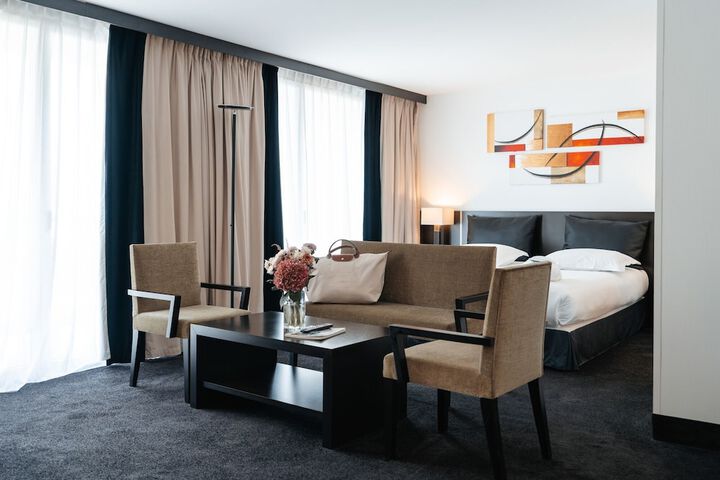 Room 27 of 155