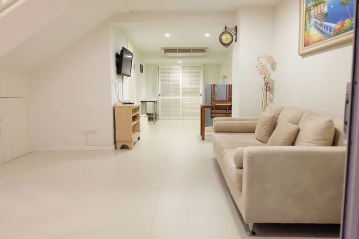 Room 12 of 28