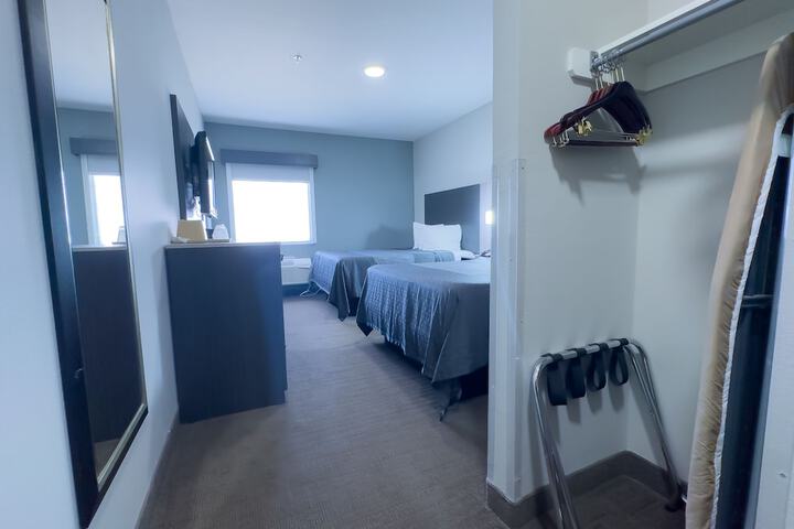 2 Queen Beds (4 of 5)