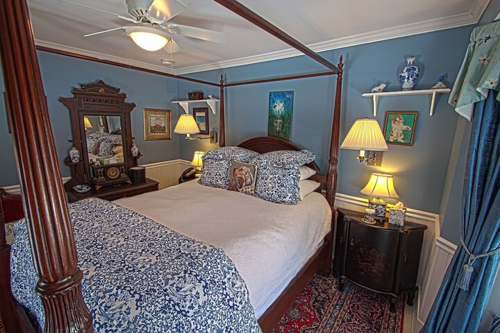 Room 10 of 203