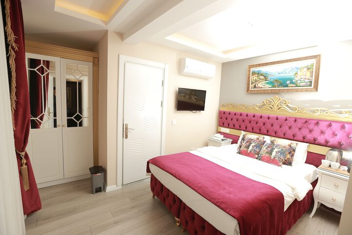Room 25 of 74