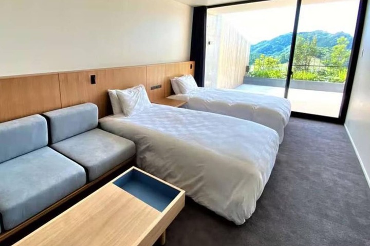Room 5 of 117