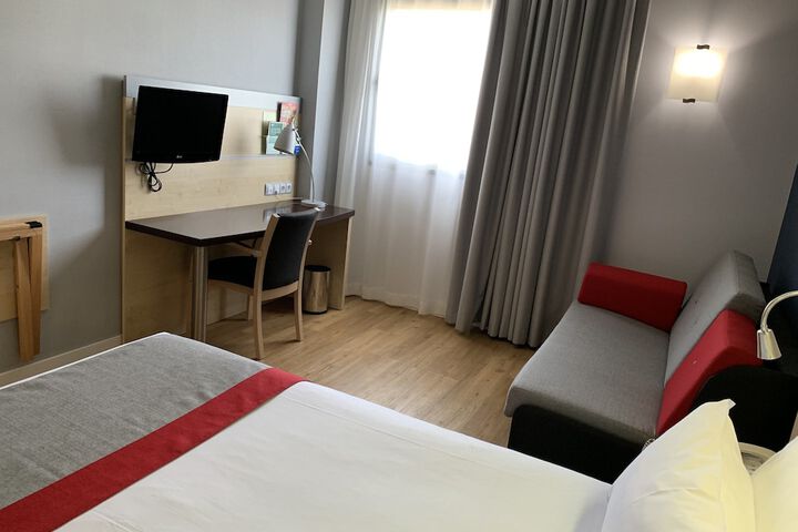 Room 7 of 40
