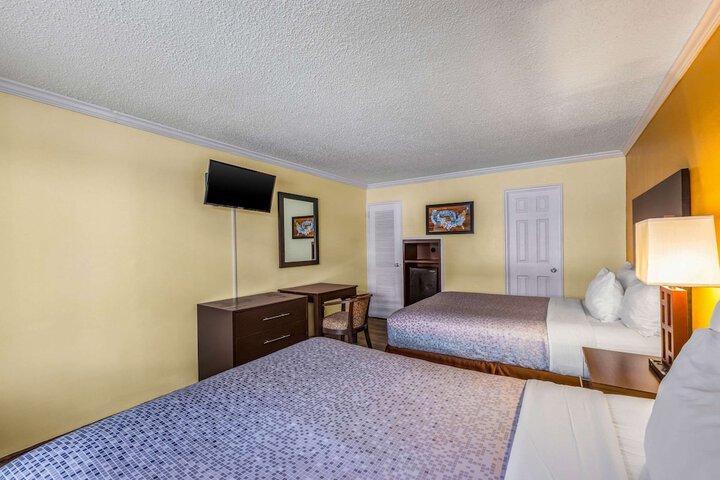 Standard Double Bed (1 of 19)