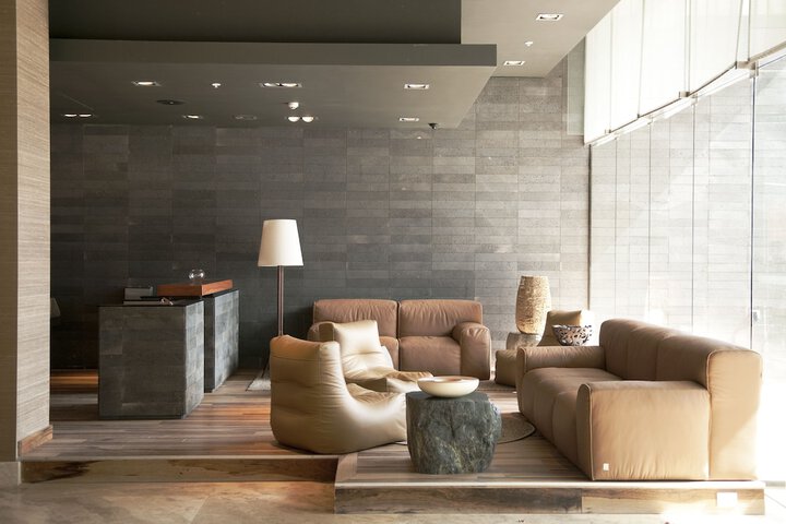 Entrance & Lobby