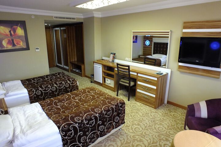 Room 9 of 44