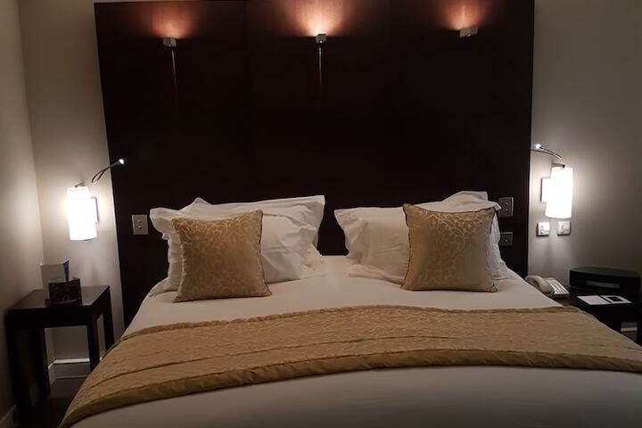 Room 30 of 97