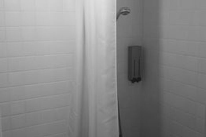 Room 9 of 33