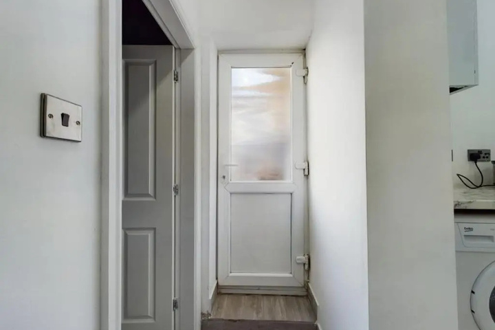 Room 12 of 23