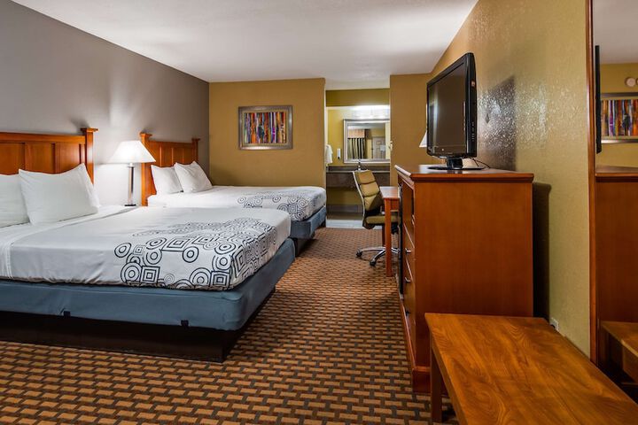 2 Double Beds - Wireless High Speed Internet Accessible Microwave and Refrigerator, Coffee (3 of 20)