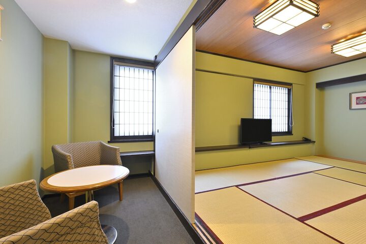 Room 28 of 51
