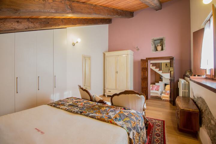Room 16 of 124