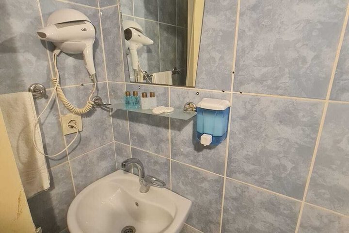 Room 40 of 42